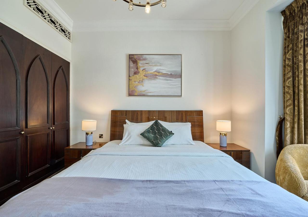 Burj Khalifa Partial View Peak Living Luxury 2Br Souk Al-Bahar Beside Dubai Mall-Golden Homes Exterior photo